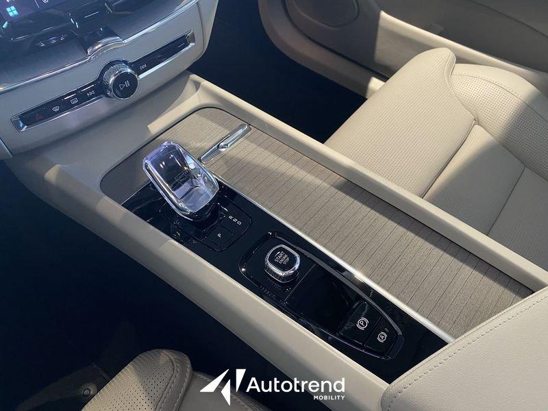 Volvo XC60 T6 253+145 CV AWD Plug-in Hybrid Automatica Recharge Ultimate Dark