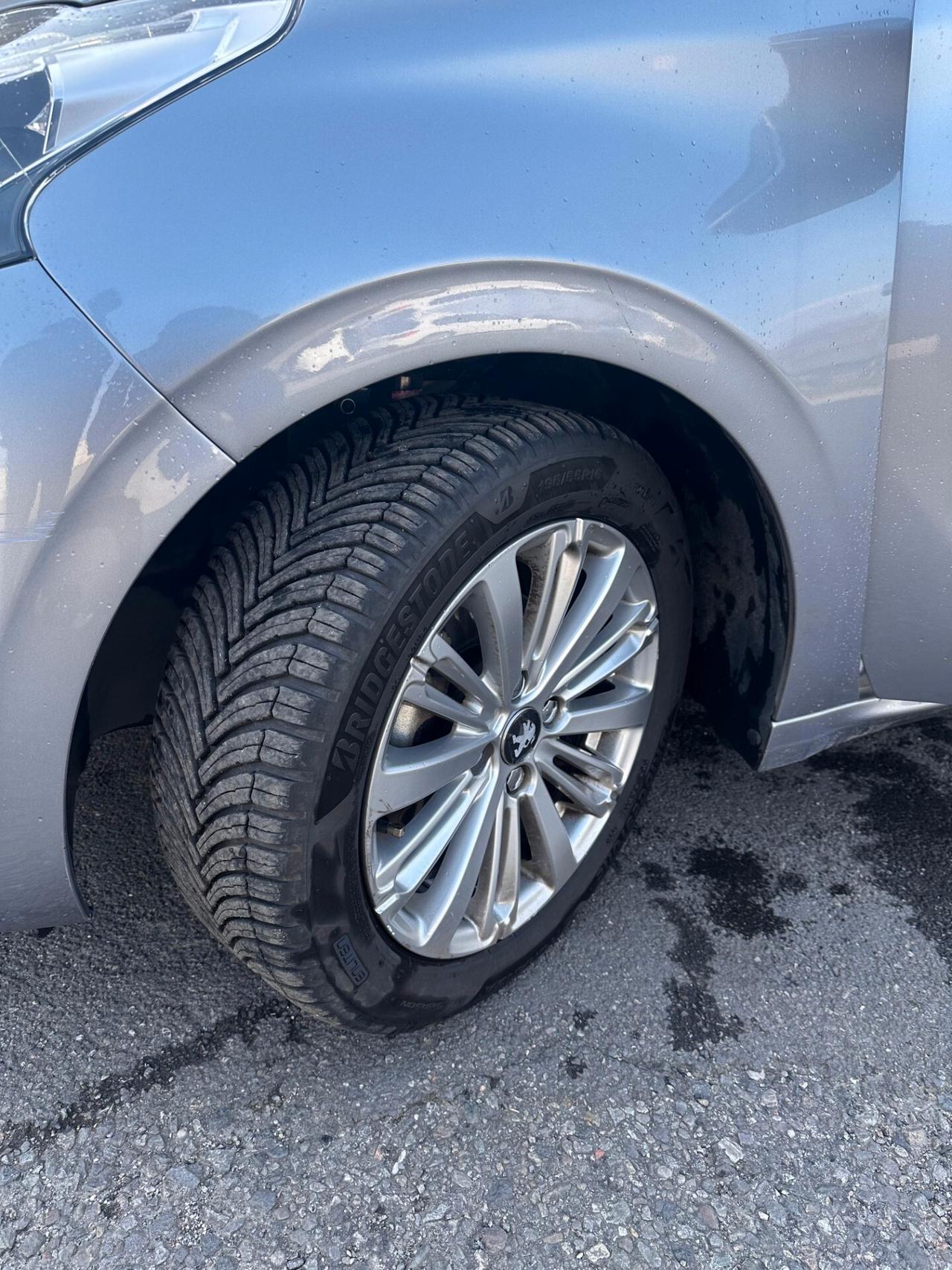 Peugeot 208 PureTech 82 5 porte Allure