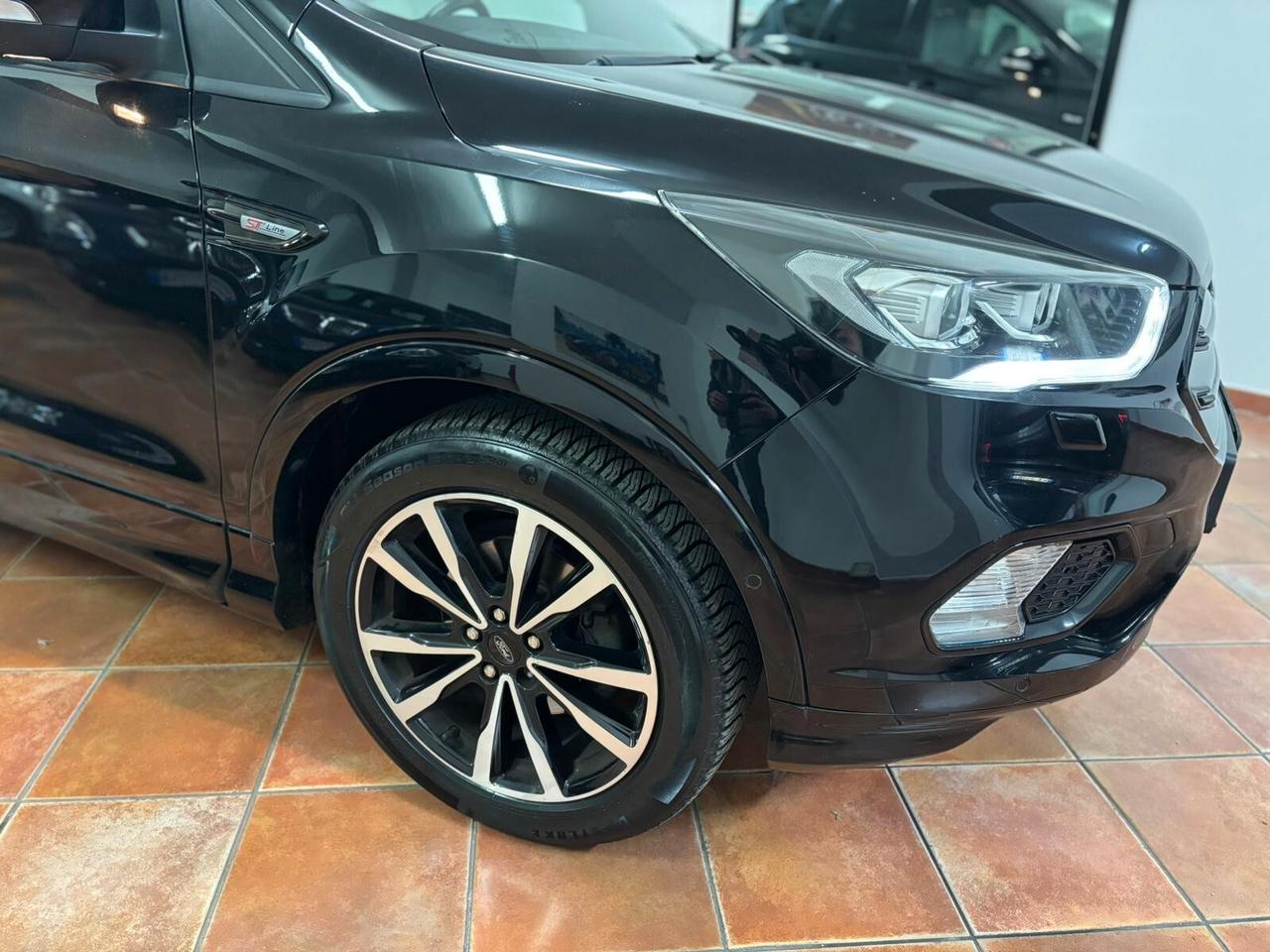 FORD KUGA 1.5 ST-LINE 2019 TOTAL BLACK