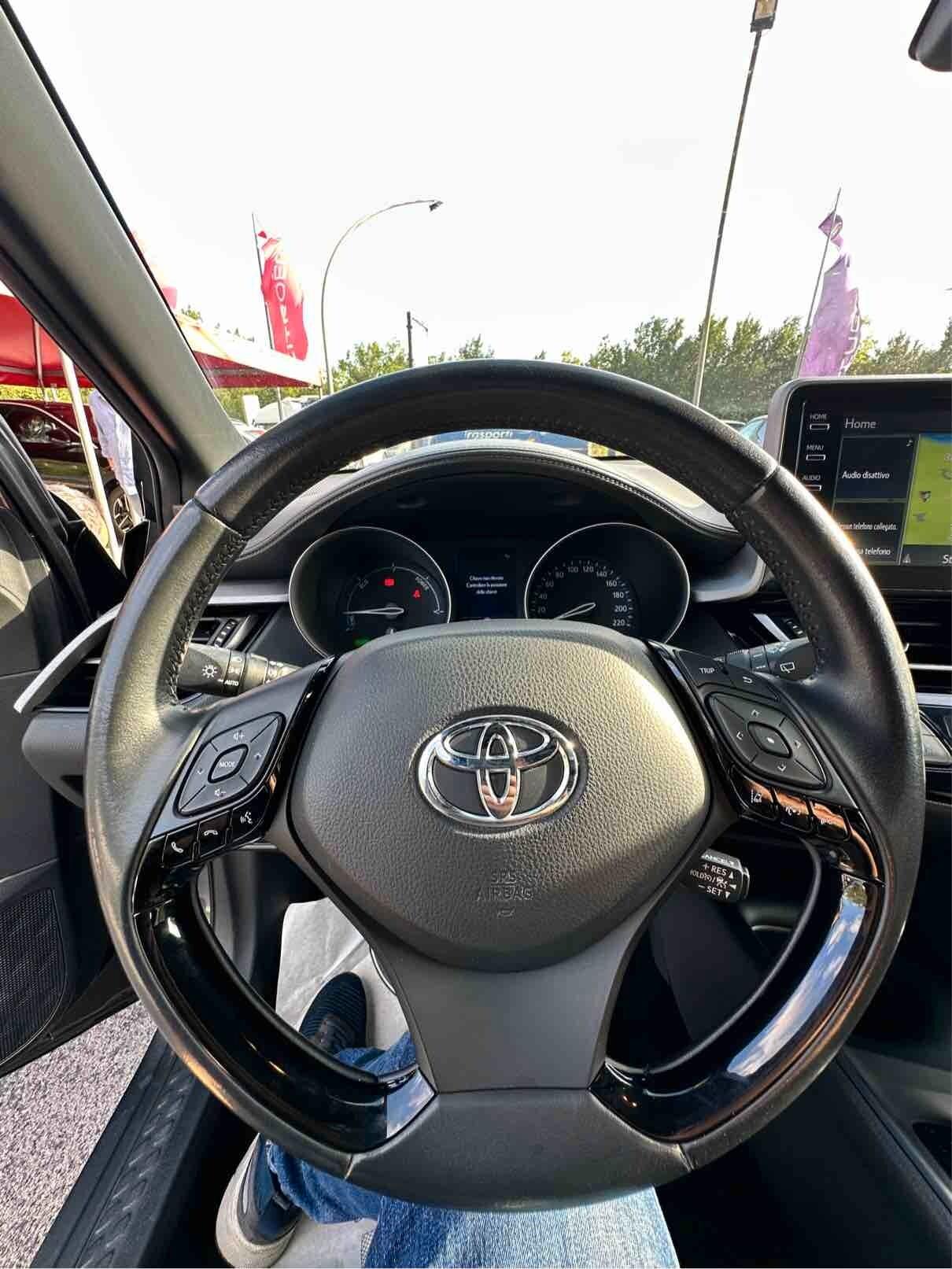 Toyota C-HR 1.8 Hybrid E-CVT Business