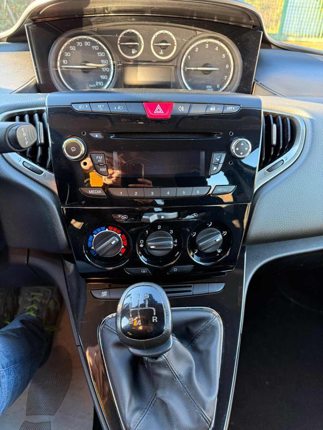 LANCIA Ypsilon 1.2 69 CV 5 porte Gold