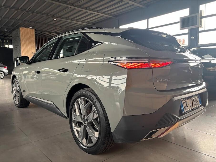 DS4 E-Tense 225 Cross Trocadero