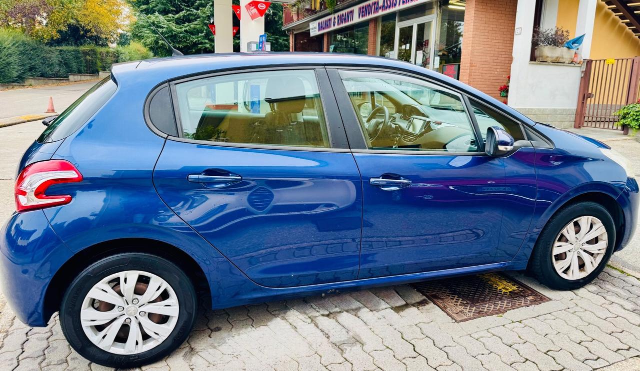 Peugeot 208 1.2 5porte Allure Ok Neopatentati