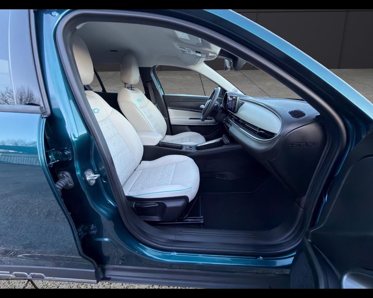 FIAT 600 Hybrid 110 CV DCT MHEV La Prima