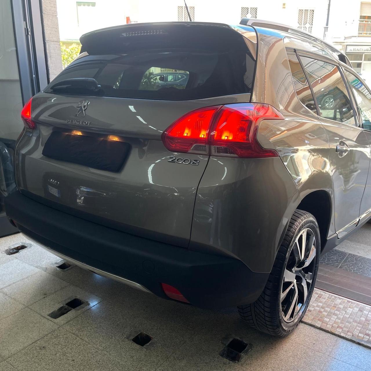 Peugeot 2008 1.6 diesel 100cv Black Matt