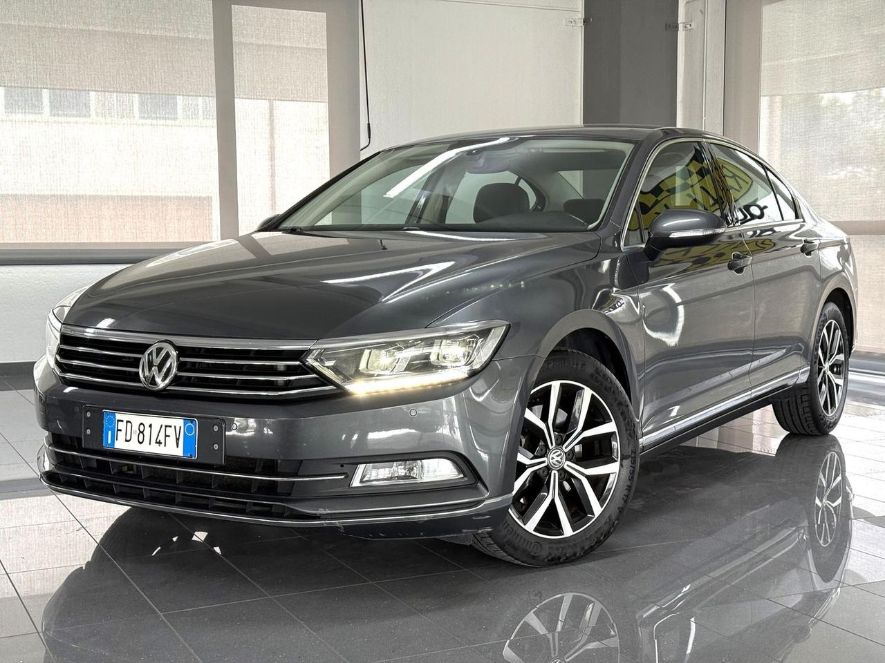 Volkswagen Passat Hgline 2.0 tdi 150cv #10396
