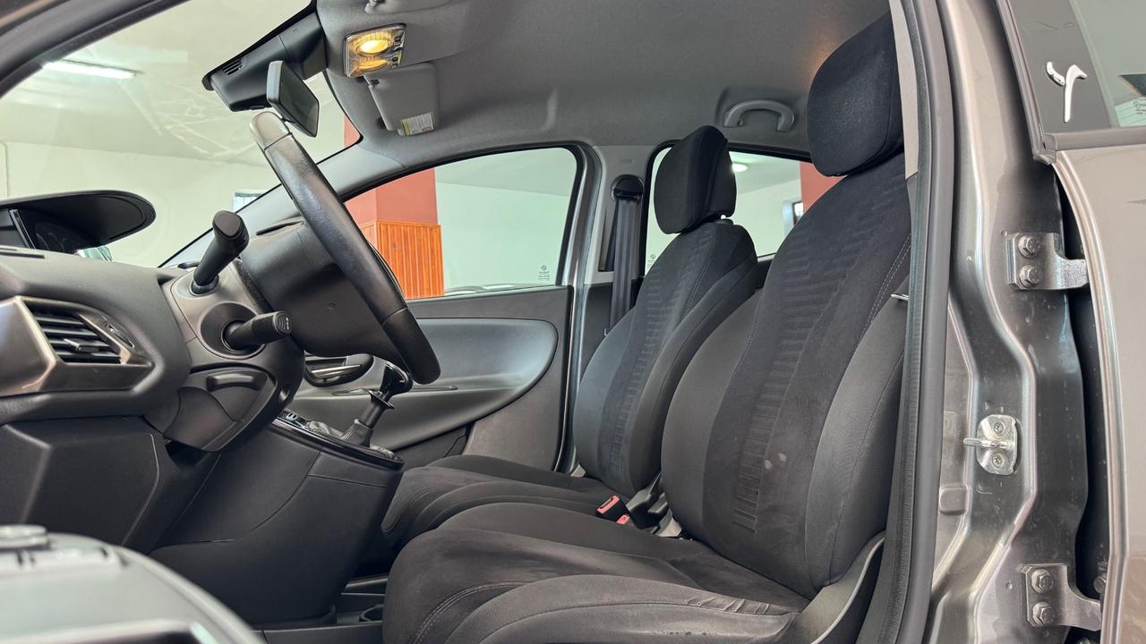 Lancia Ypsilon 1.2 69 CV 5 porte Silver-88.000 KM