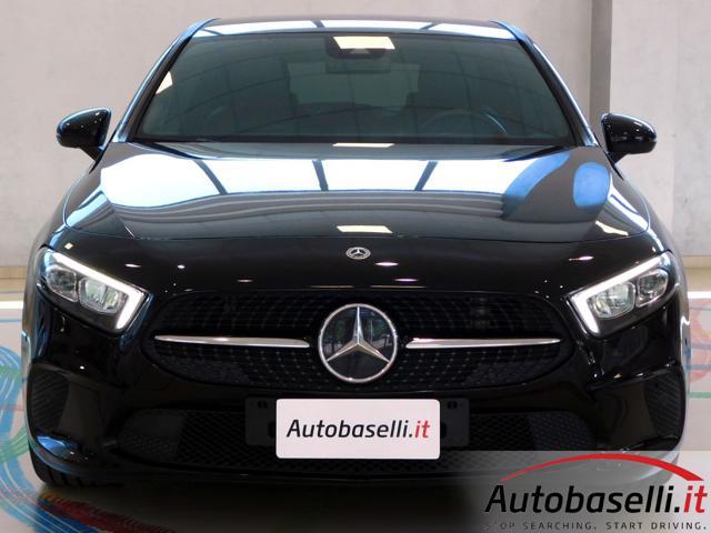 MERCEDES-BENZ A 180 D SPORT TECH PACK NIGHT PACK 8G-DCT