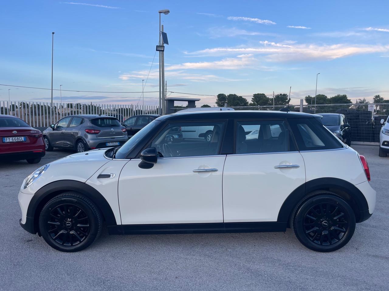 MINI COOPER 1.5D 5 PORTE BICOLOR FULL LED MY19