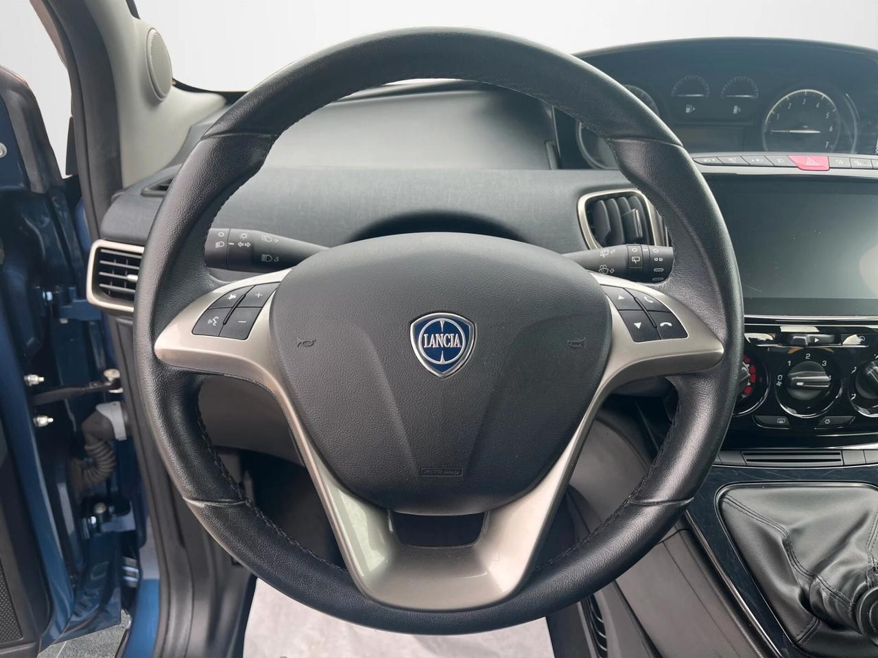 Lancia Ypsilon 1.0 FireFly 5 porte S&S Hybrid Gold
