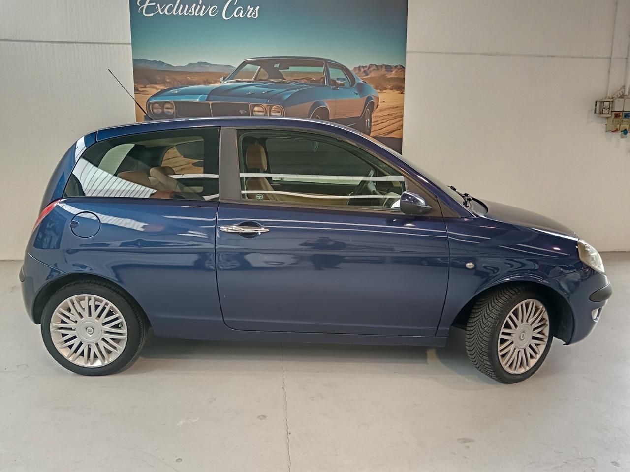 Lancia Ypsilon 1.2 16V Platino