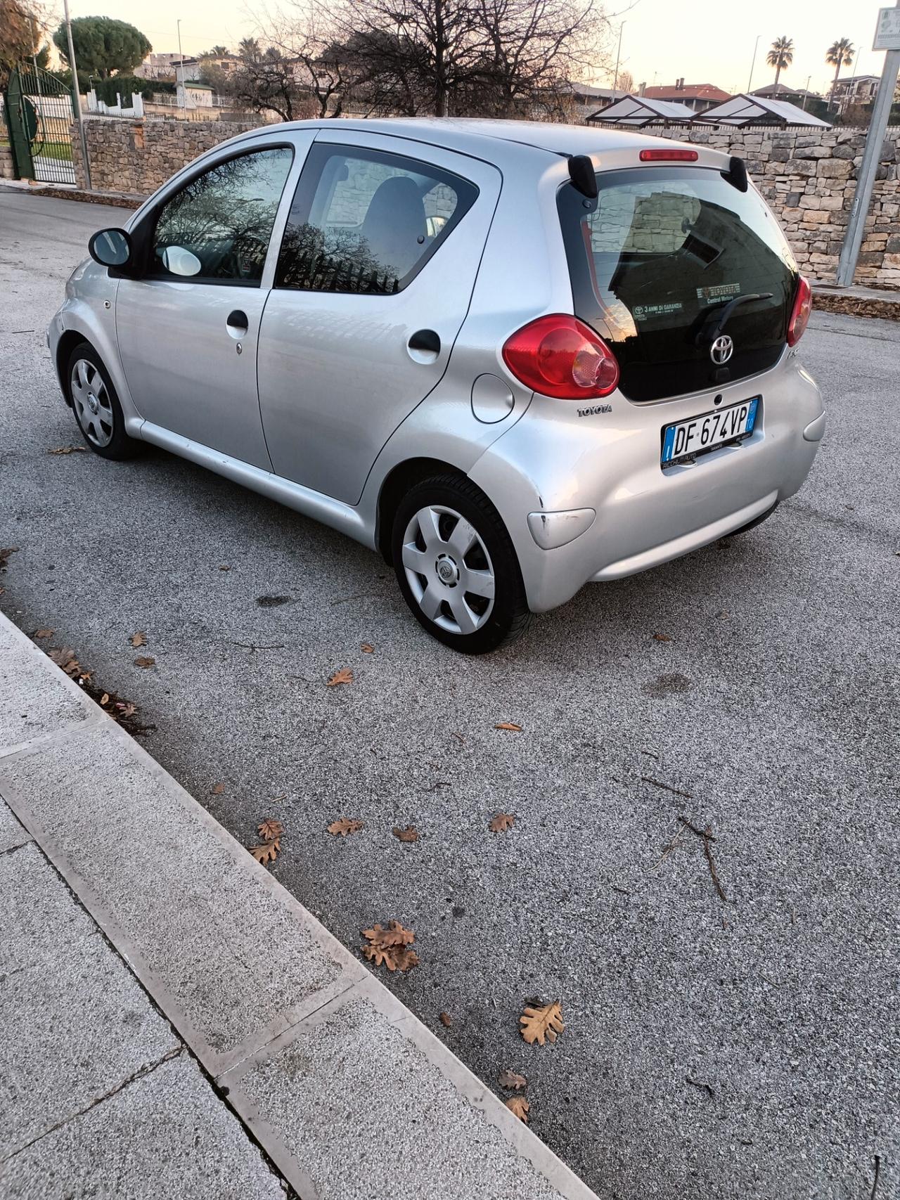 Toyota Aygo 1.0 12V VVT-i 5 porte Blue