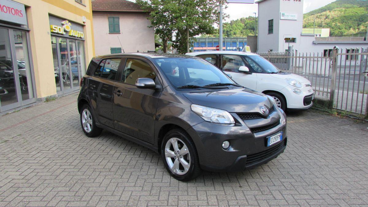 TOYOTA - Urban Cruiser - Cruiser 1.4 D-4D AWD Luxury
