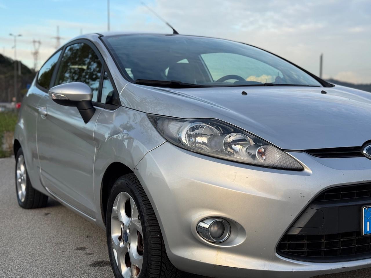FORD FIESTA 1.2 BENZINA EURO 5B GARANTITA 12 MESI