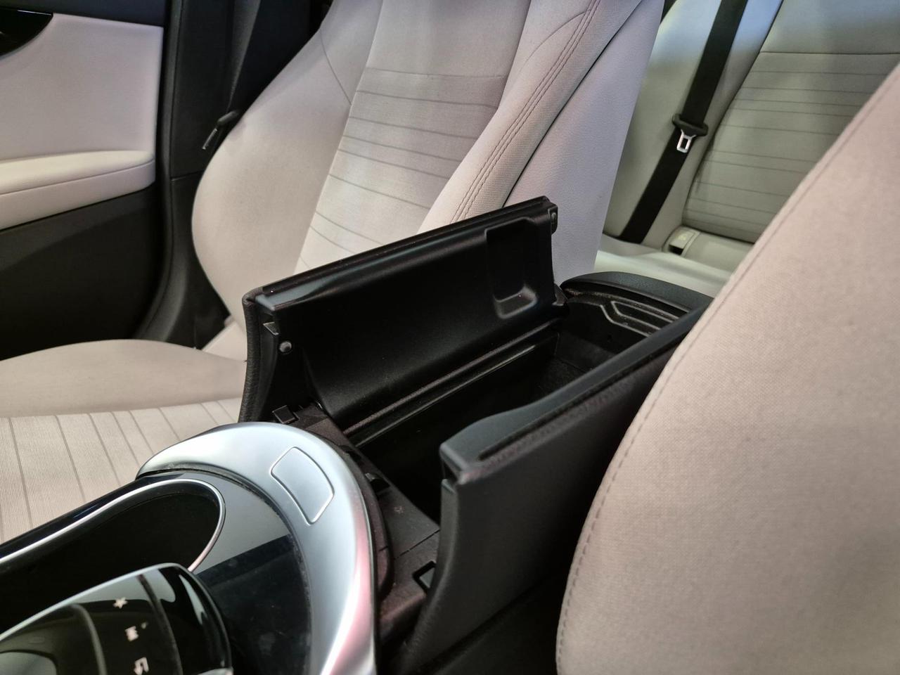 MERCEDES-BENZ C 180 d Executive