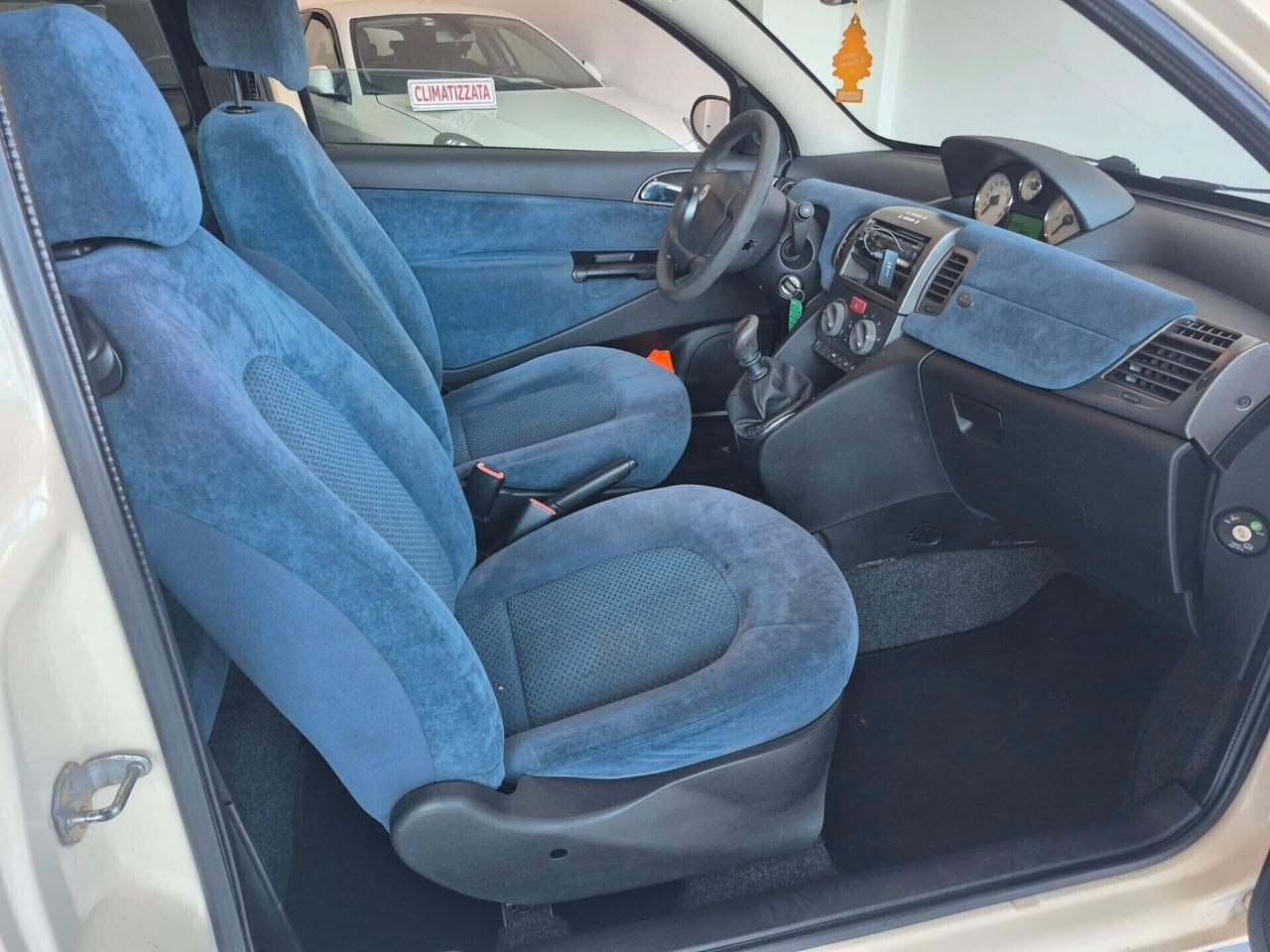 Lancia Ypsilon 1.2 Argento BASSI CONSUMI