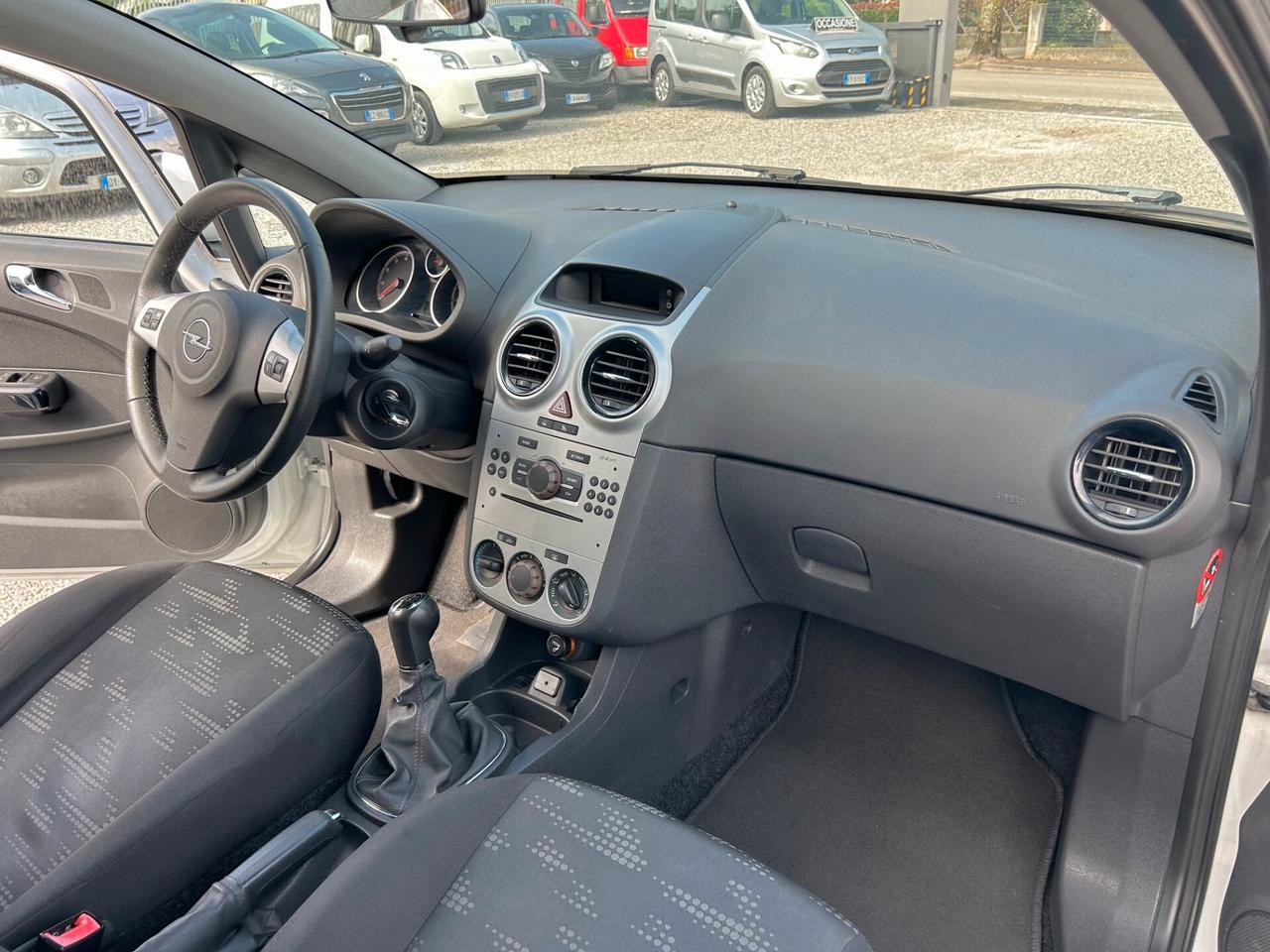 Opel Corsa 1.2 5 porte Cosmo - NEOPATENTATI
