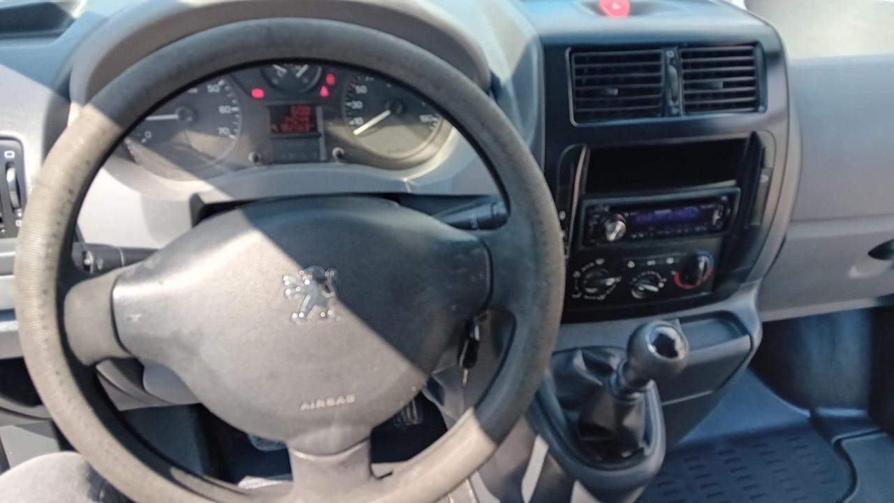 Peugeot expert cargo 3 post-2.0 hdi -12/2010