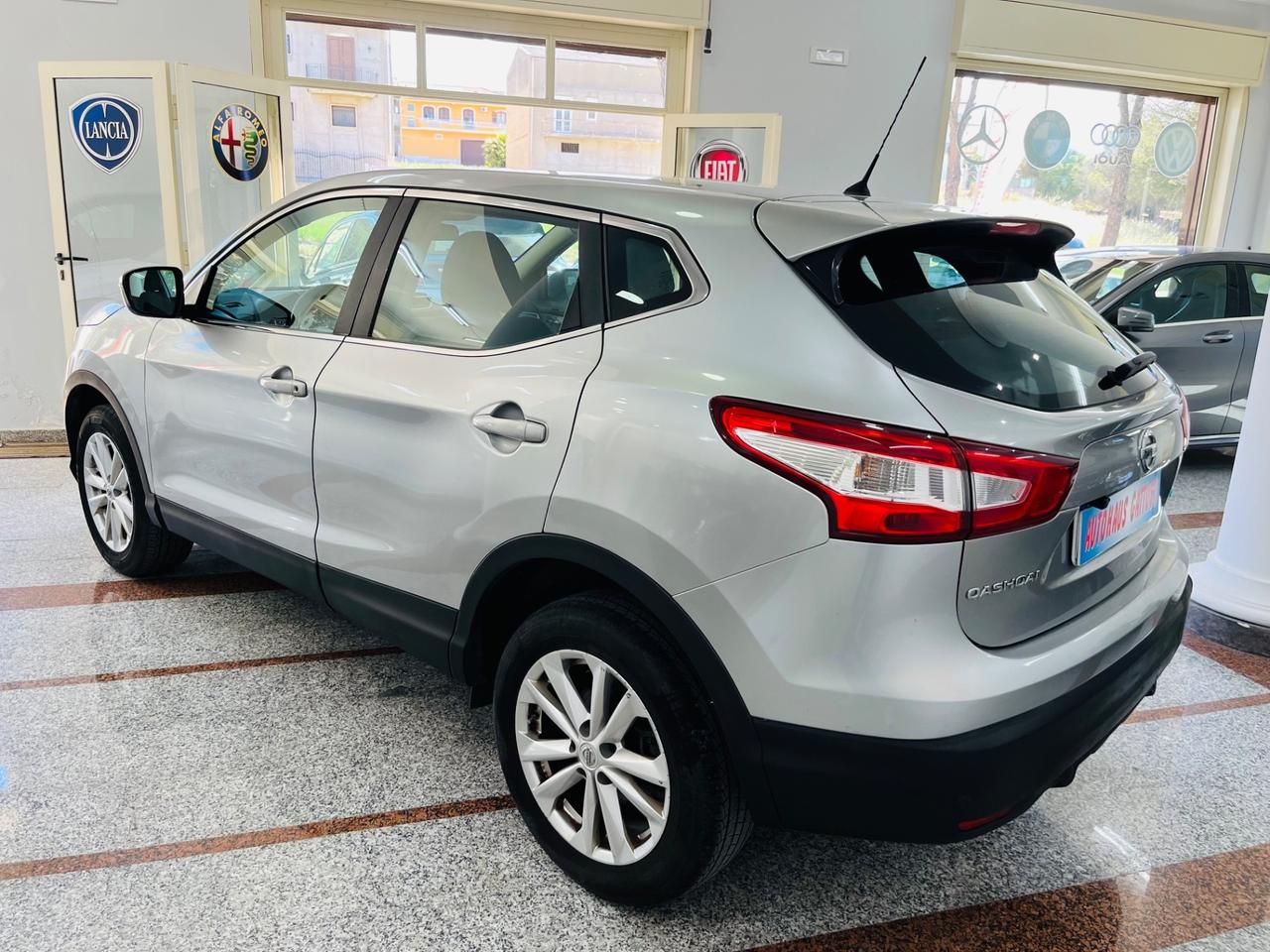 Nissan Qashqai 1.5 dCi Tekna 110cv anno 2015