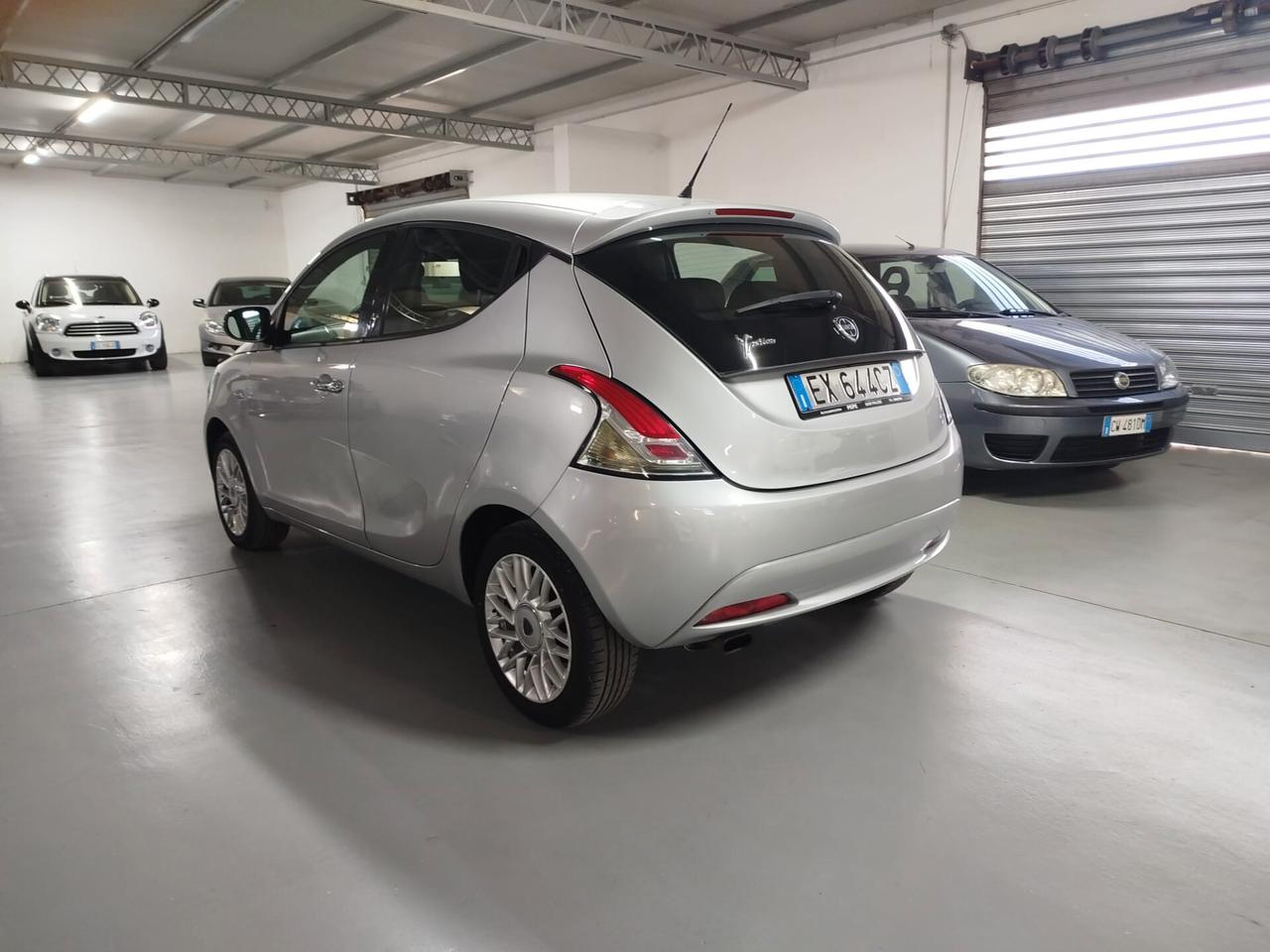 Lancia Ypsilon 1.3 MJT 16V 95 CV 5 porte S&S Silver