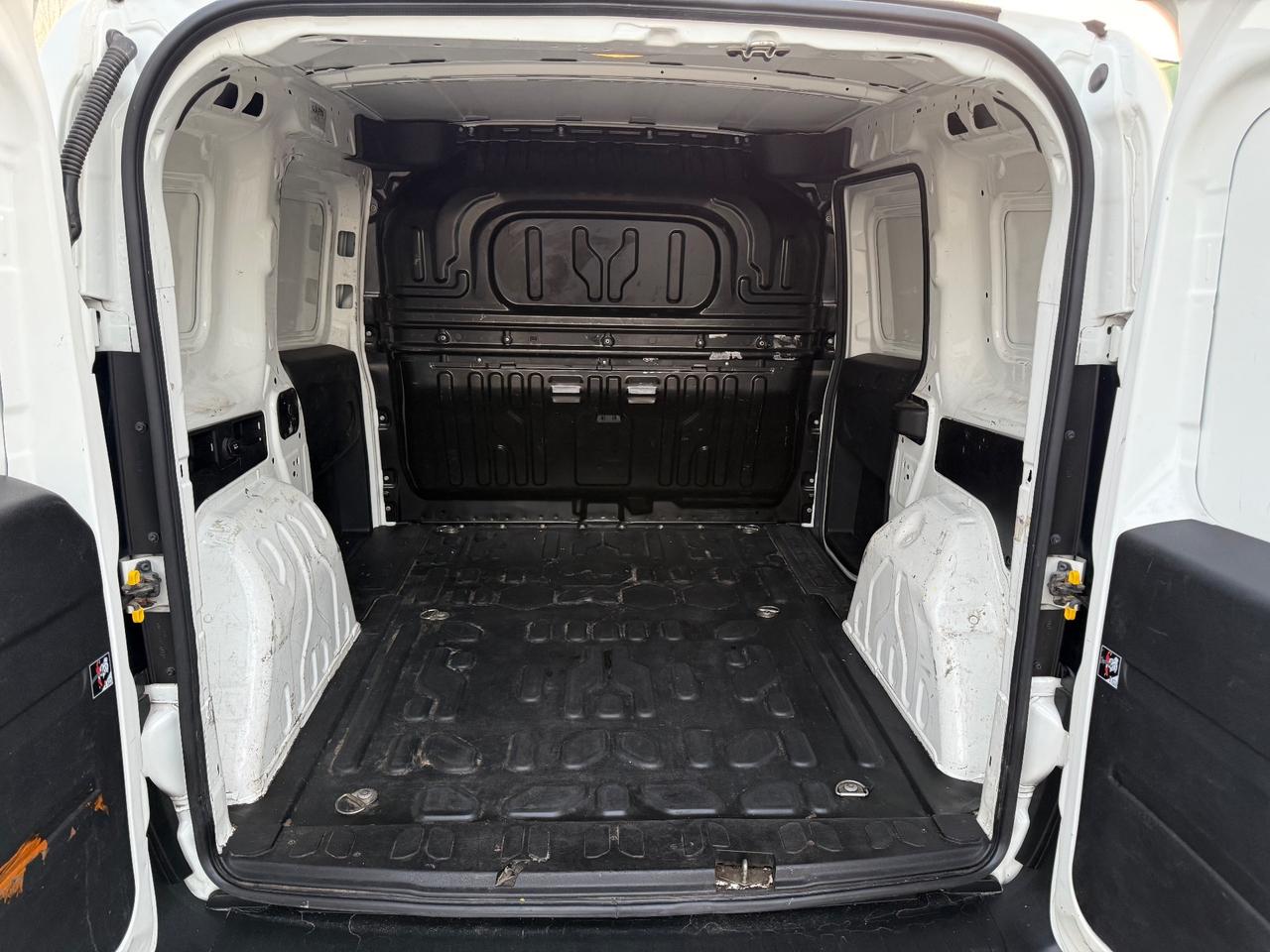 Fiat Doblo 1.6 MJT 105CV 3 POSTI PC-TN Cargo Lamierato SX