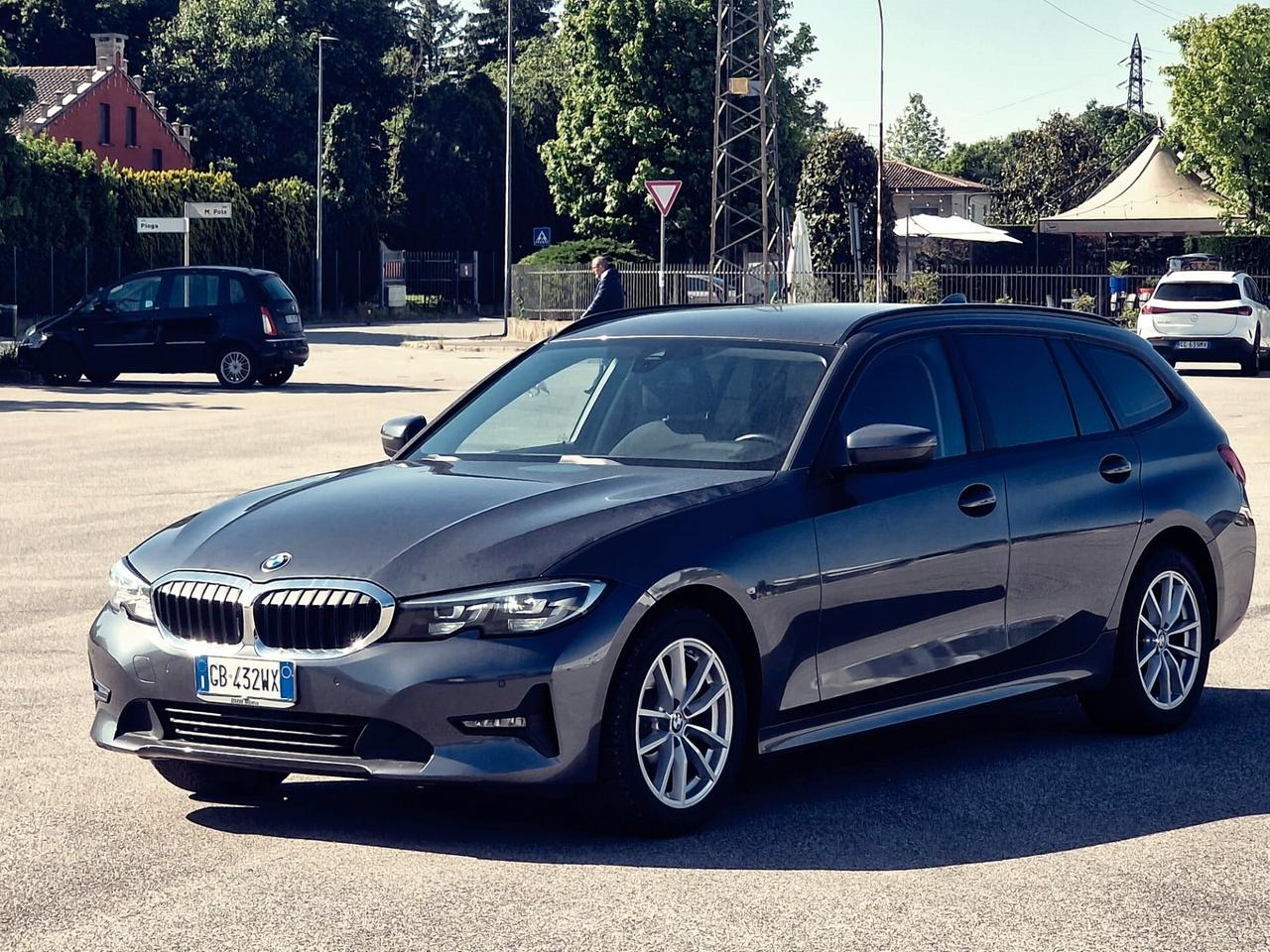 BMW 3 Series Touring 320d Ibrido mhev 48V