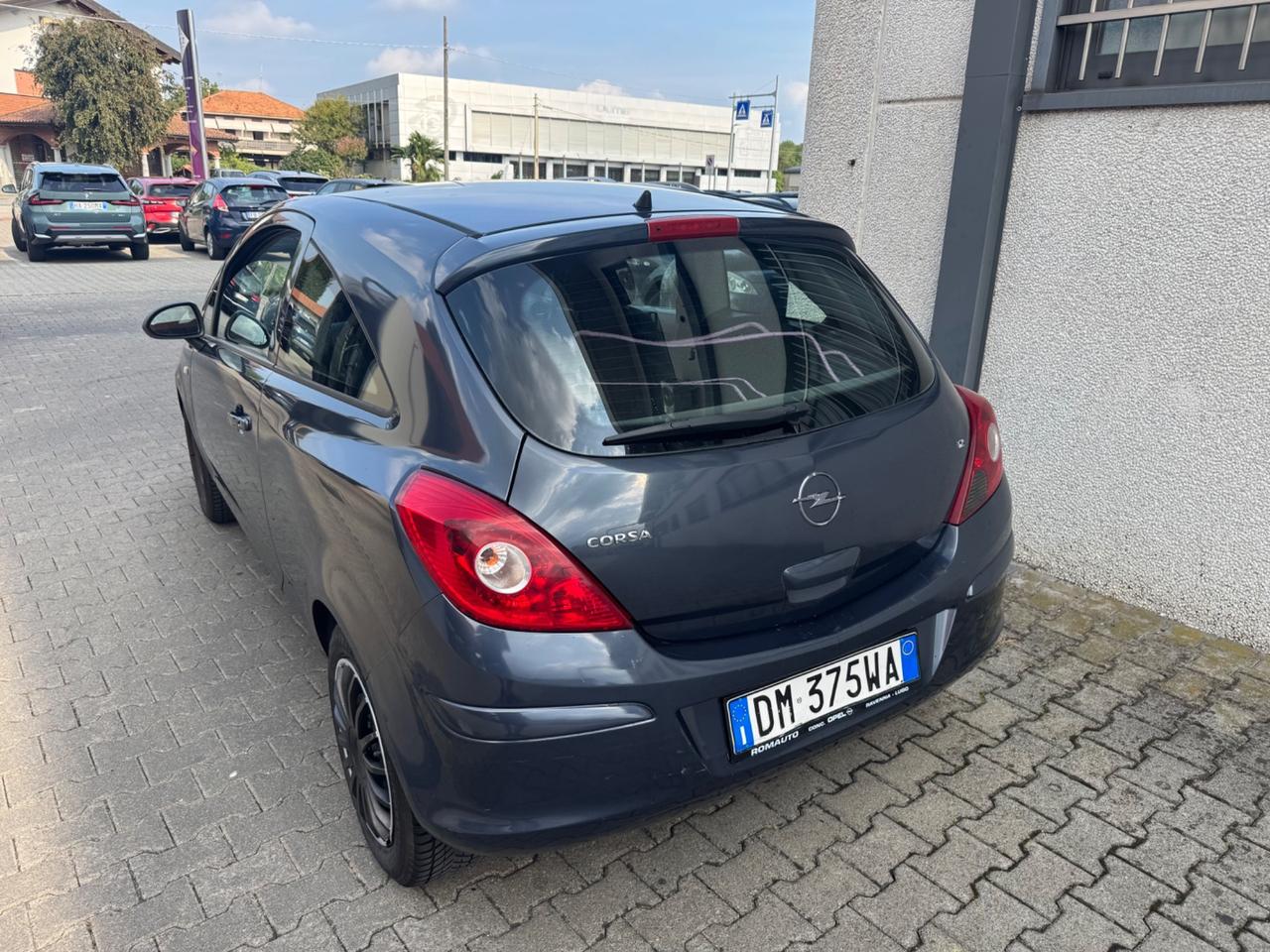Opel Corsa 1.2 3 porte Club