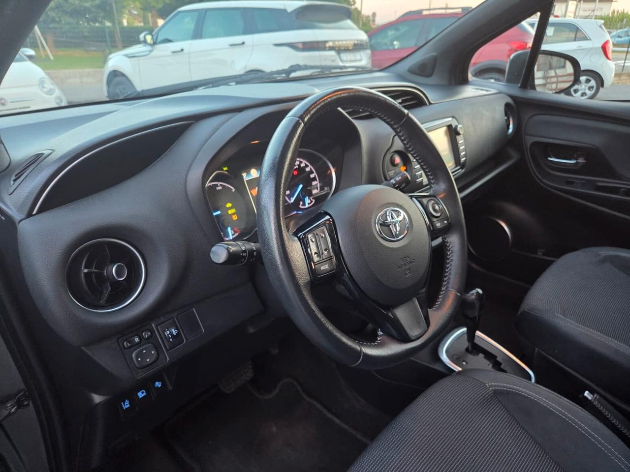 Toyota Yaris 1.5 Hybrid 5 porte Trend "Blue Edition"