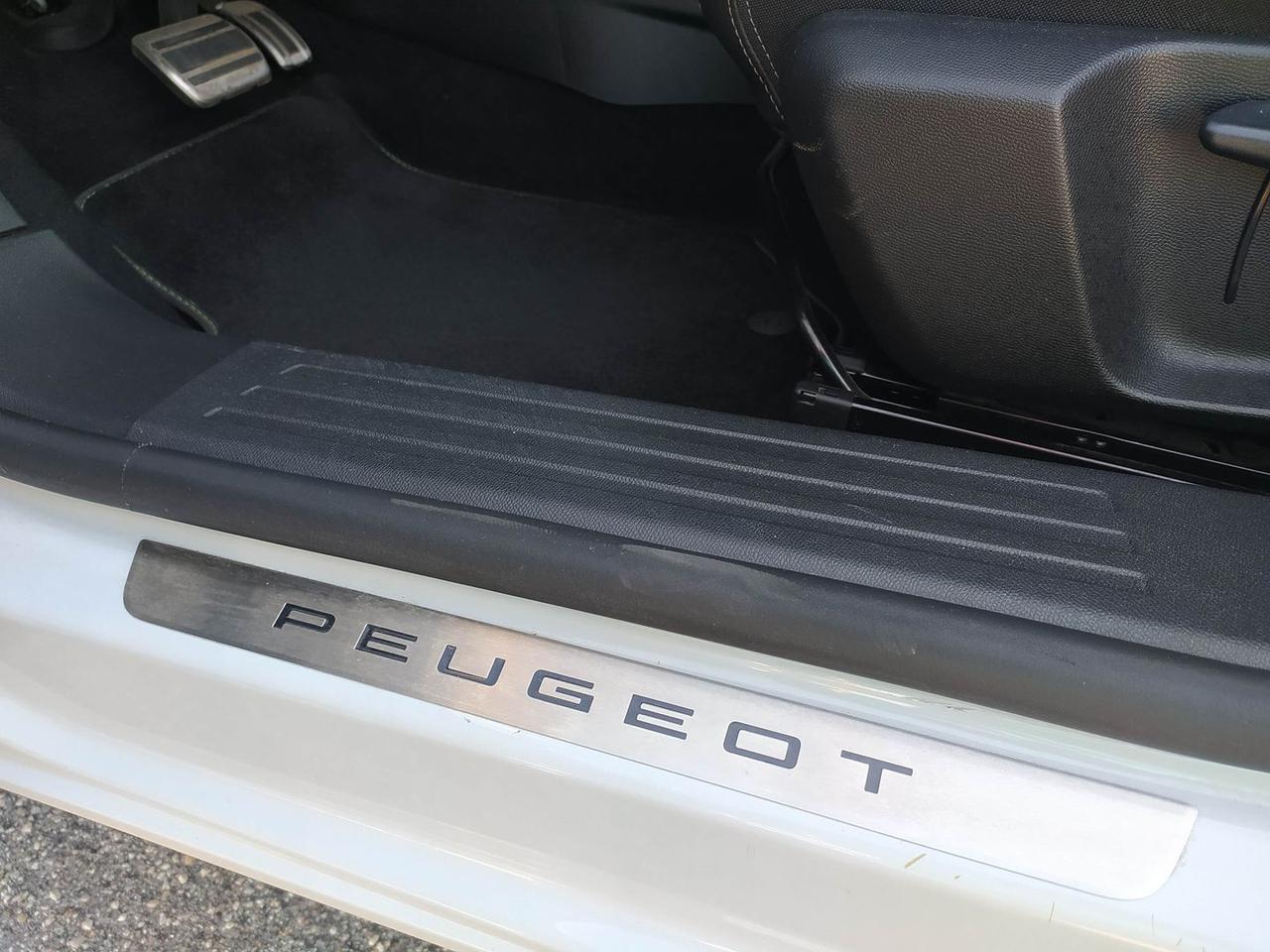 Peugeot 2008 GT 1.5 Blue HDI 130 #12096