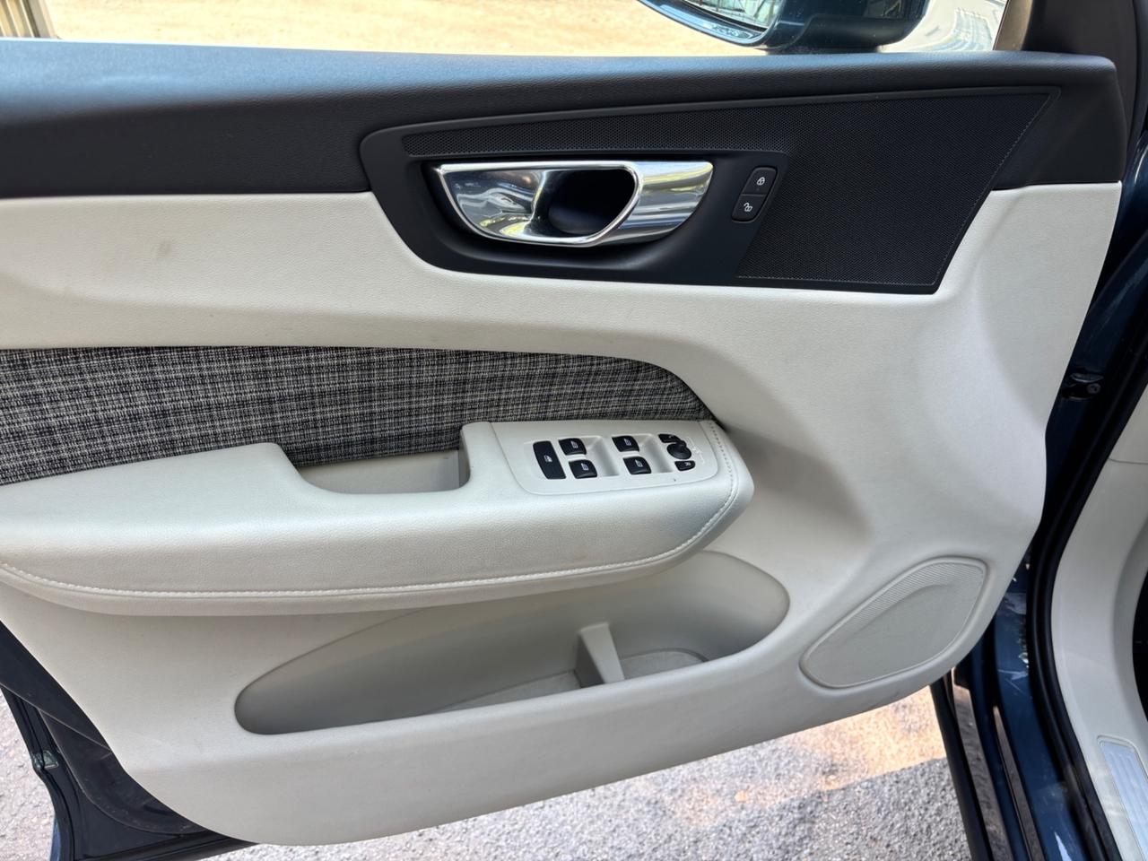 Volvo XC 60 XC60 B4 (d) AWD Geartronic Inscription