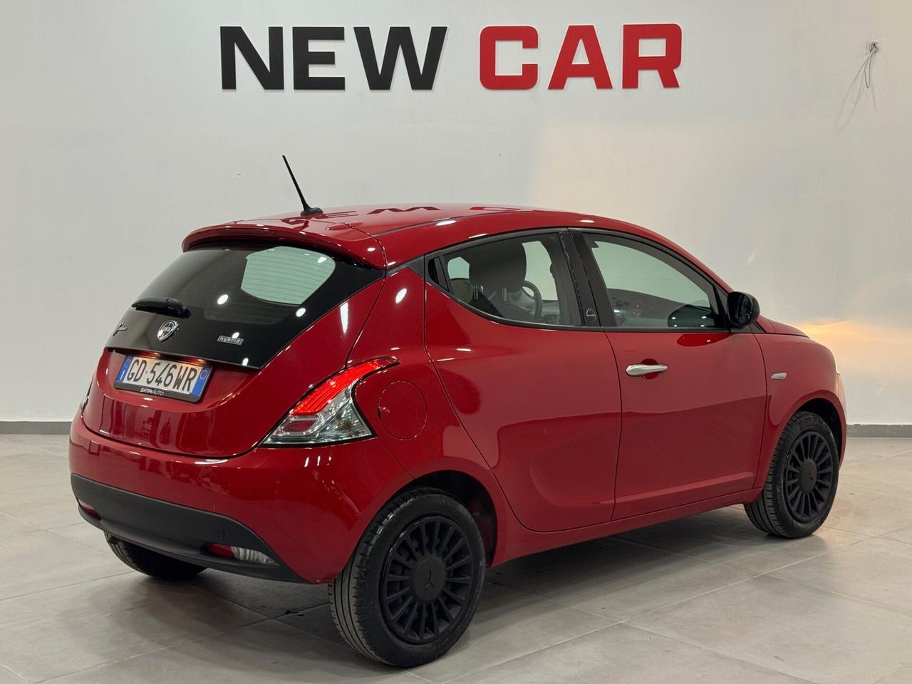 Lancia Ypsilon 1.0 FireFly 5 porte S&S Hybrid Ecochic Gold
