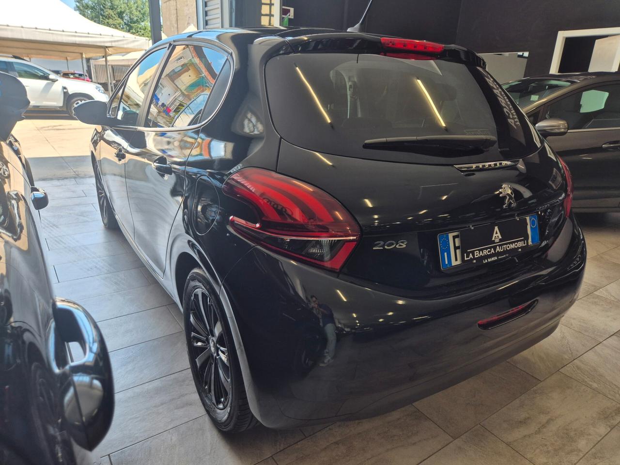 Peugeot 208 BlueHDi 75 5 porte Black Line