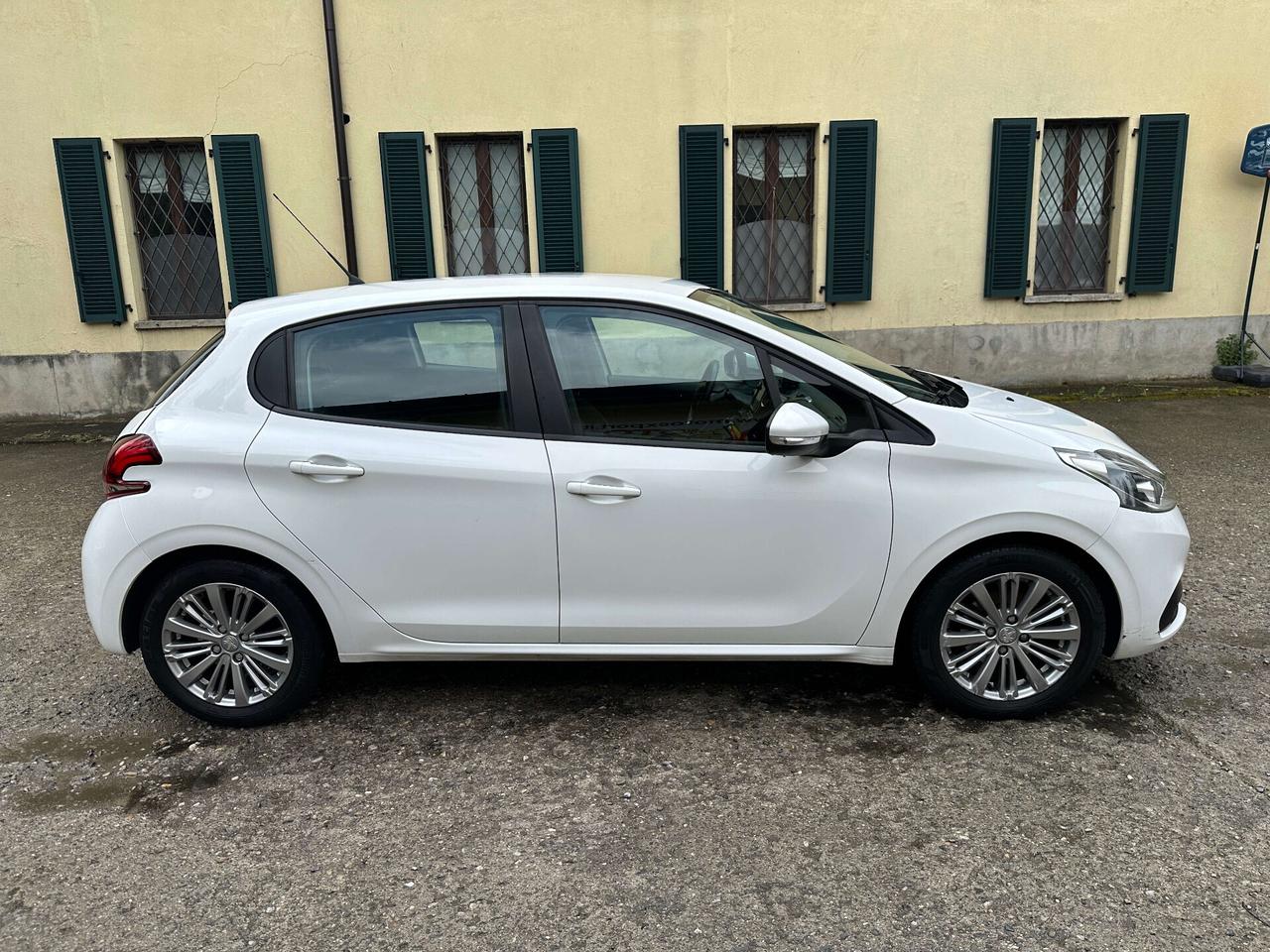Peugeot 208 1.2 PureTech 82 5 porte Allure