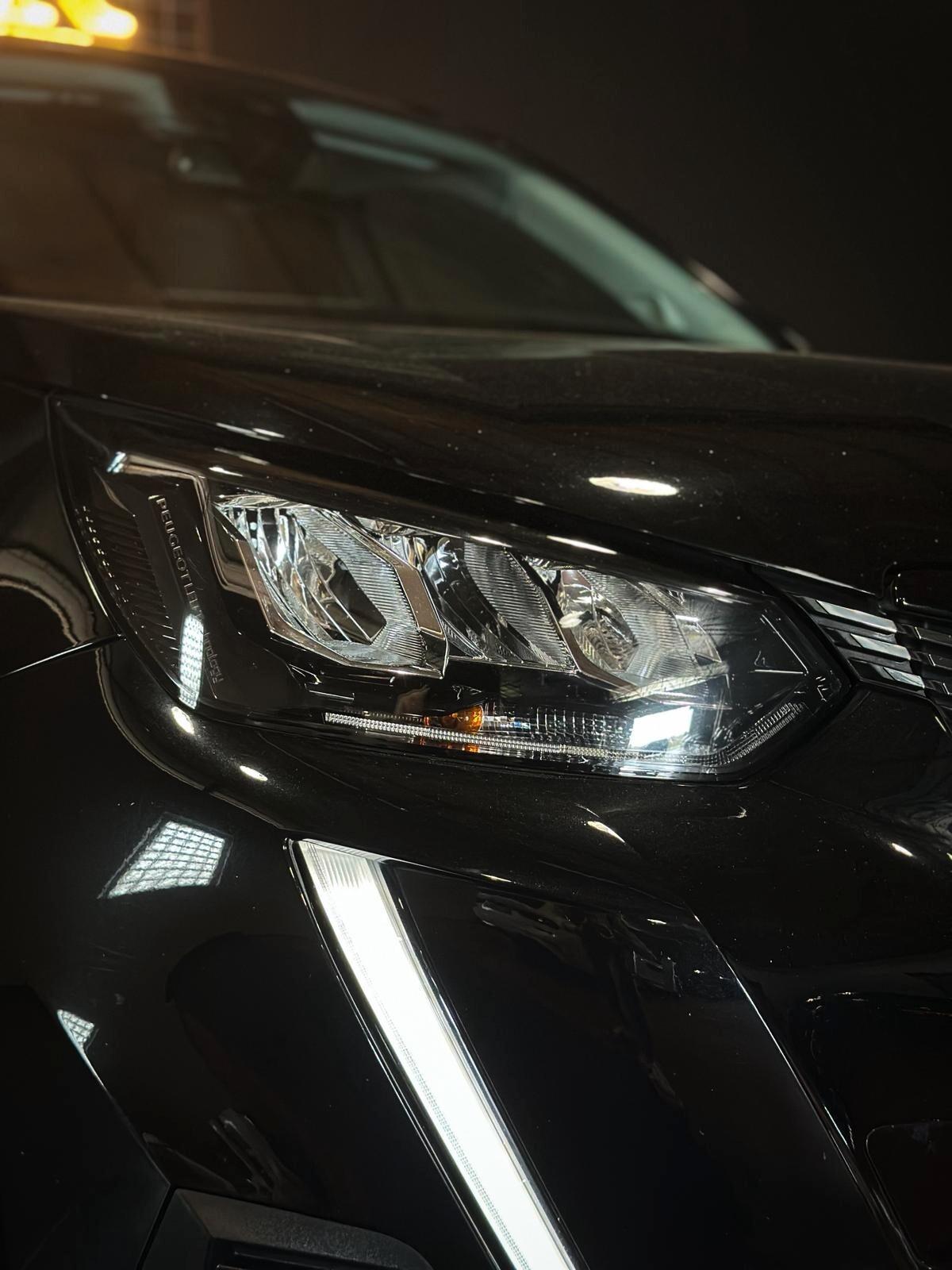 Peugeot 2008 BlueHDi 130 S&S EAT8 Allure