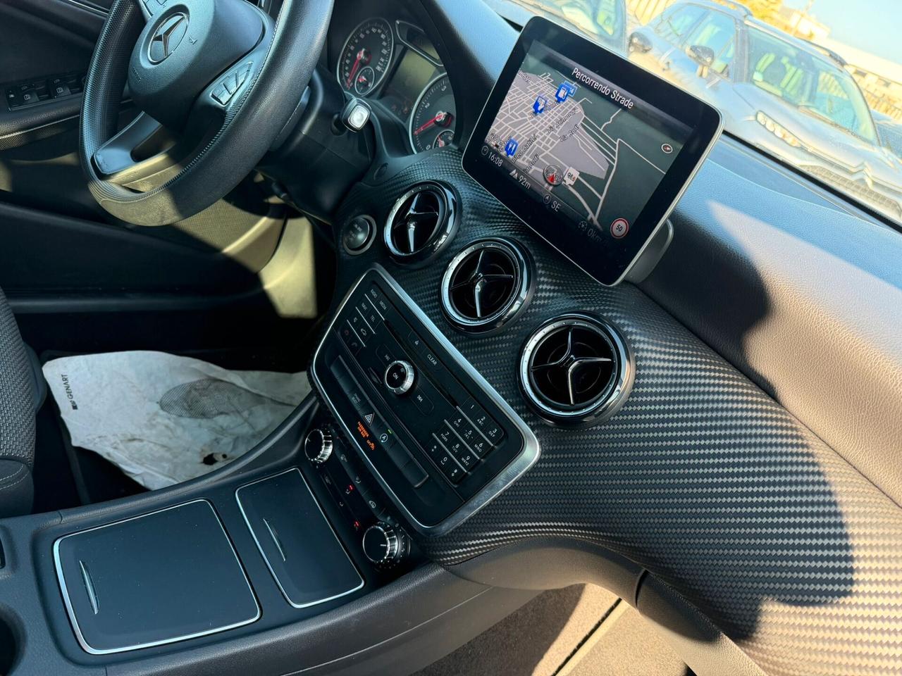 Mercedes-benz GLA 180 d Automatic Business