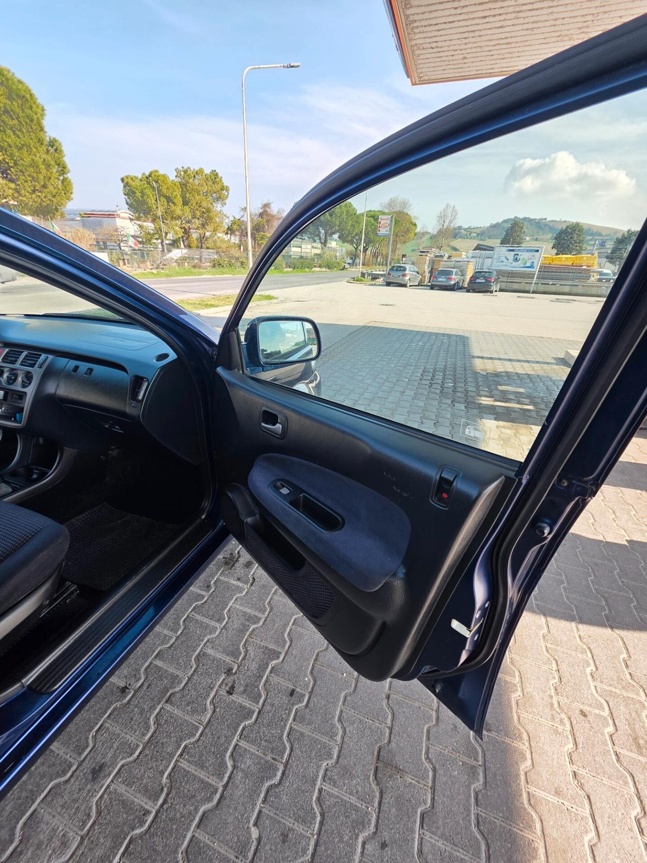 Honda HR-V Neo patentati