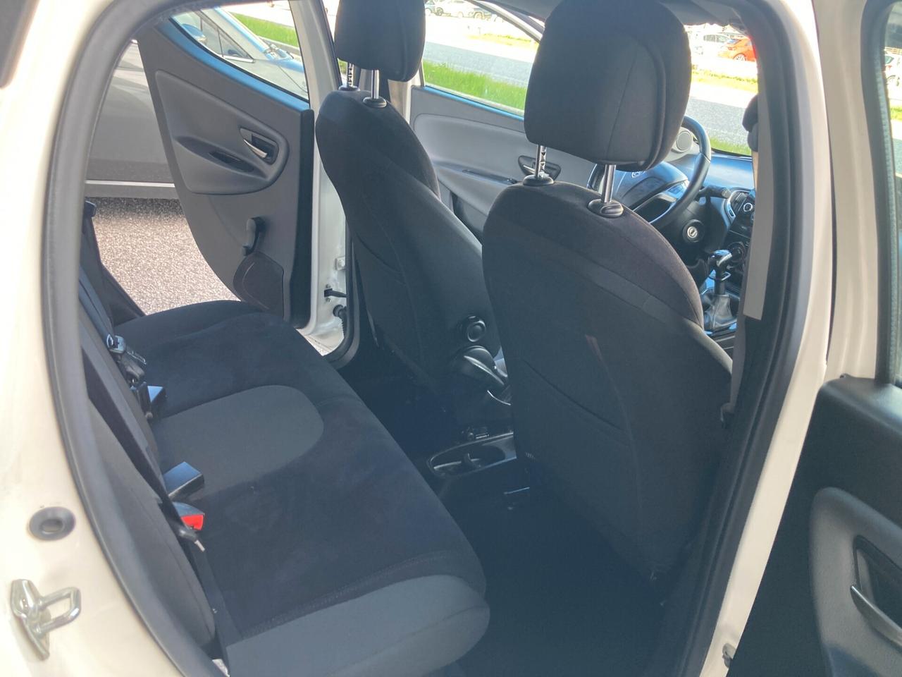 Lancia Ypsilon 1.2 69 CV 5 porte S&S Silver