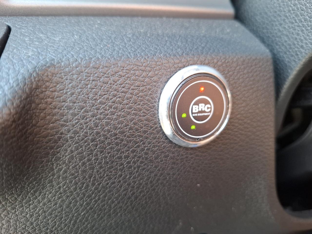 Kia Stonic 1.2 GPL - SINISTRATA