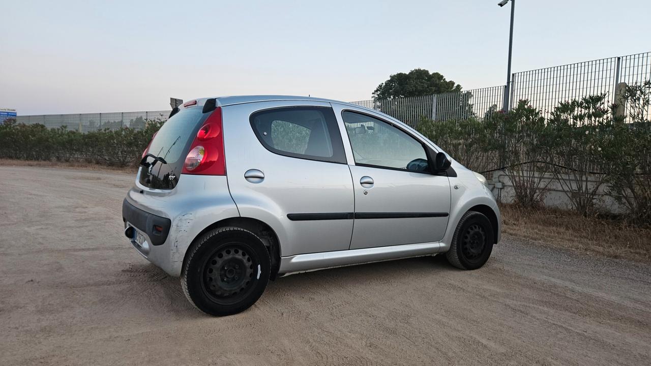 Peugeot 107 1.0 68CV 5p. Sweet Years
