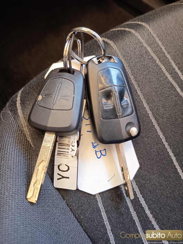 OPEL Corsa 1.2 5 porte Club