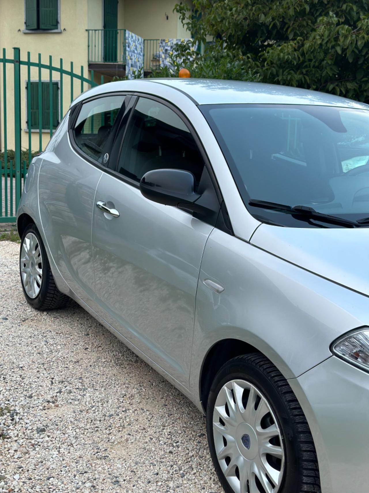 Lancia YPSILON 1.2 69 CV 5P GPL ECOCHIC KMCERT NEOPAT