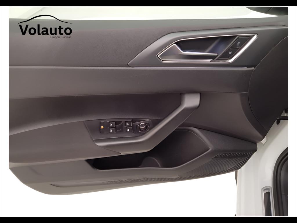 VOLKSWAGEN Polo VI 2022 - Polo 1.0 tsi R-Line 95cv