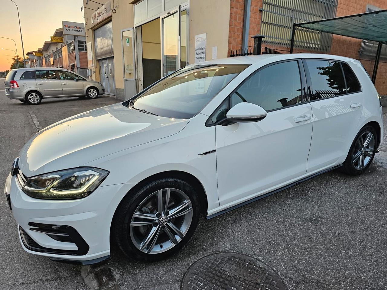 Volkswagen Golf 7.5 1.6 TDI 115cv R-Line*Bi-Xeno*Cockpit*Euro6*