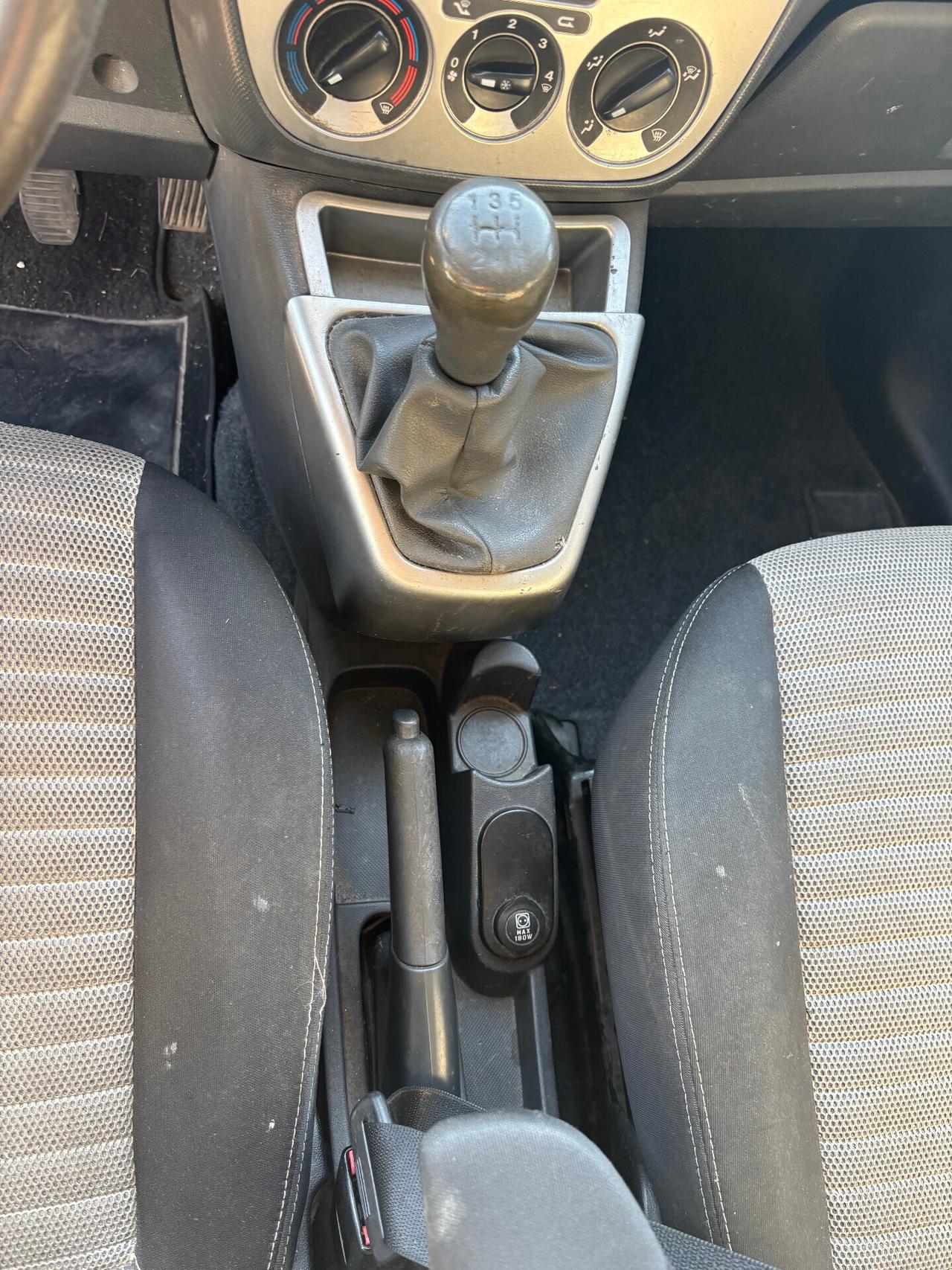 Fiat Qubo 1.3 MTJ 75CV 5P TREKKING