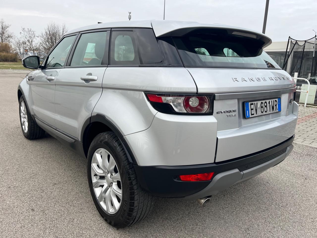 Land Rover Range Evoque 2.2 TD4 5p. Pure