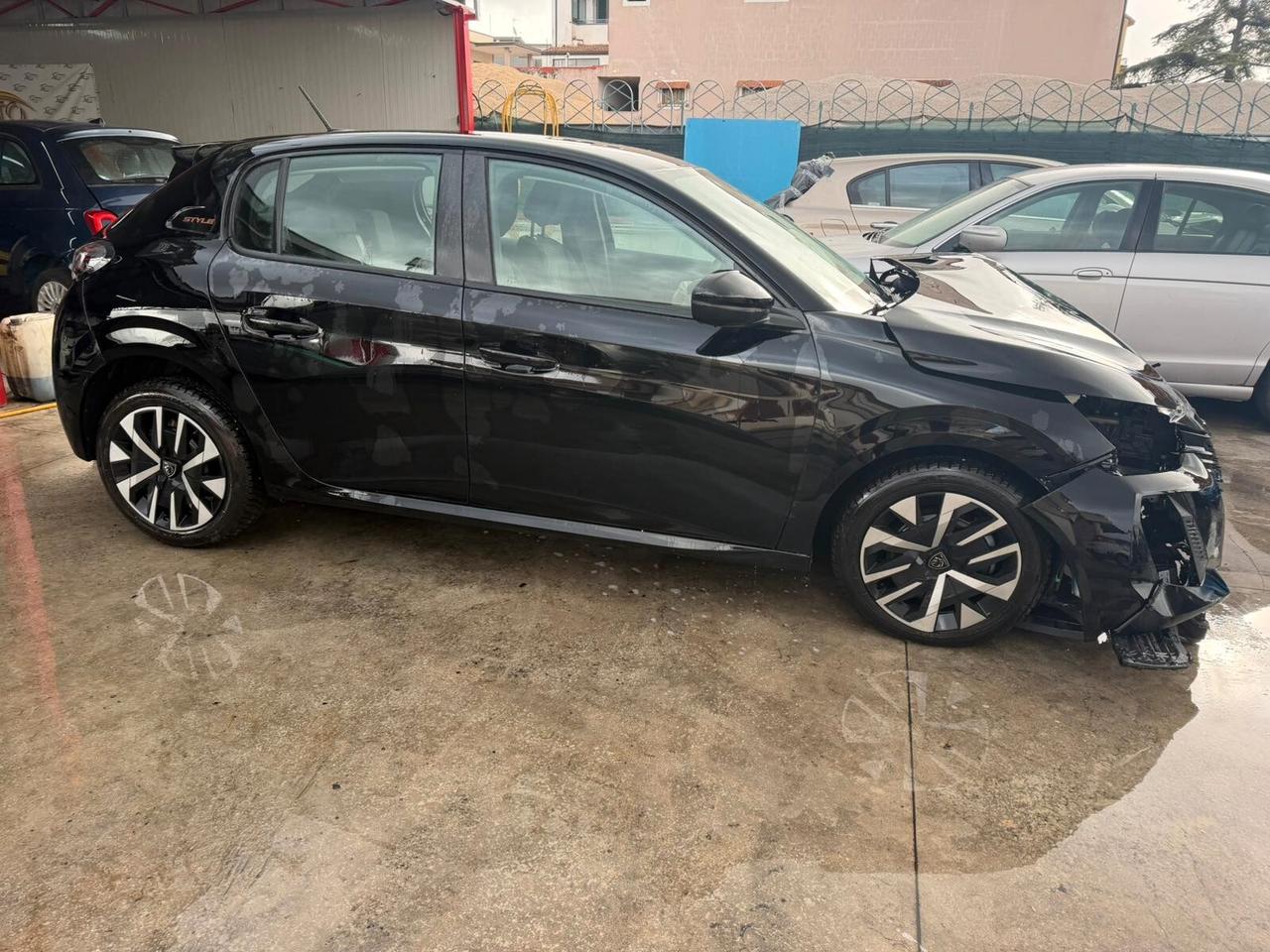 Peugeot 208 1,2 sinistrato - 2025