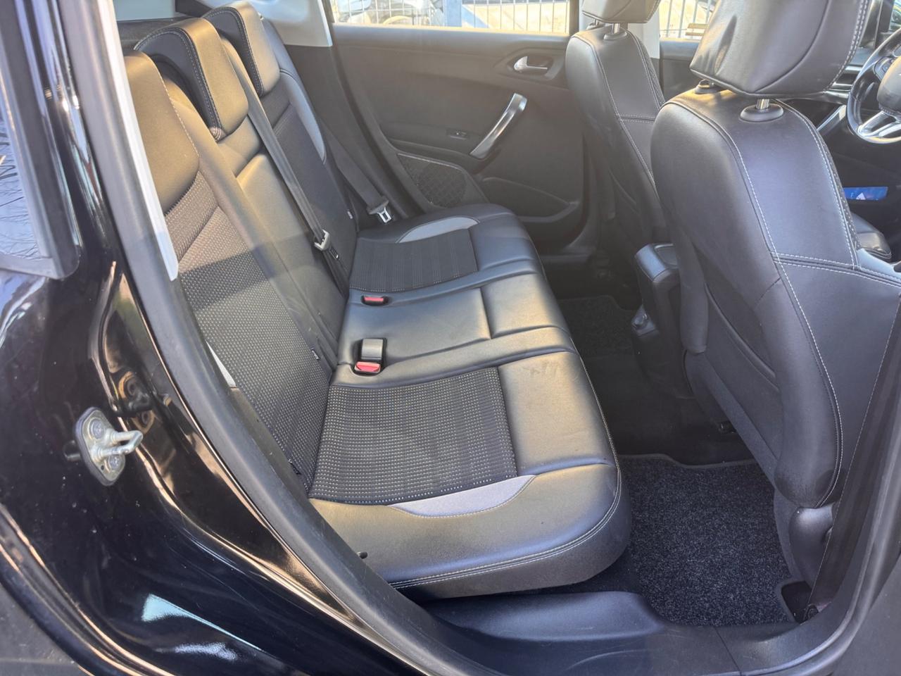 Peugeot 2008 1.6 e-HDi 115 CV neopaten garanzia 12 m