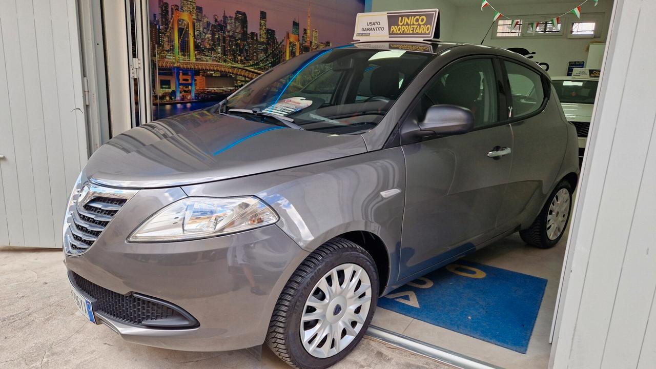 Lancia Ypsilon 1.3 MJT 16V 95 CV 5 porte