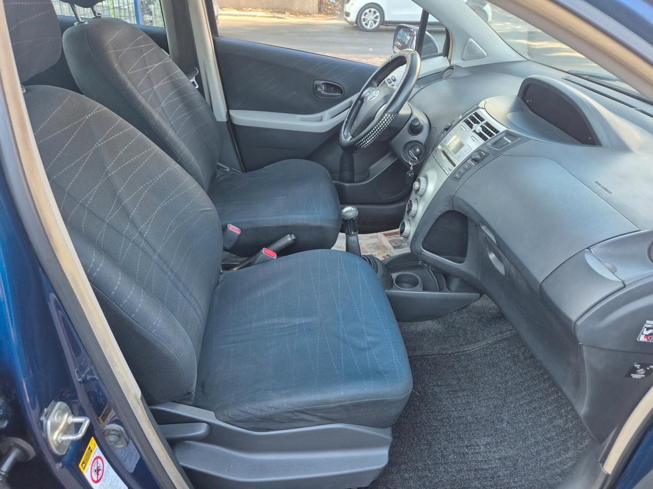 Toyota Yaris 1.0 5 porte Sol