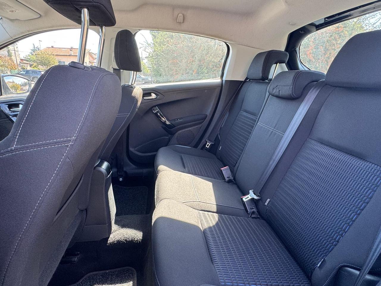 PEUGEOT 208 1.4 HDi 68 CV 5 Porte Allure – NAVIGATORE – 121.000 KM